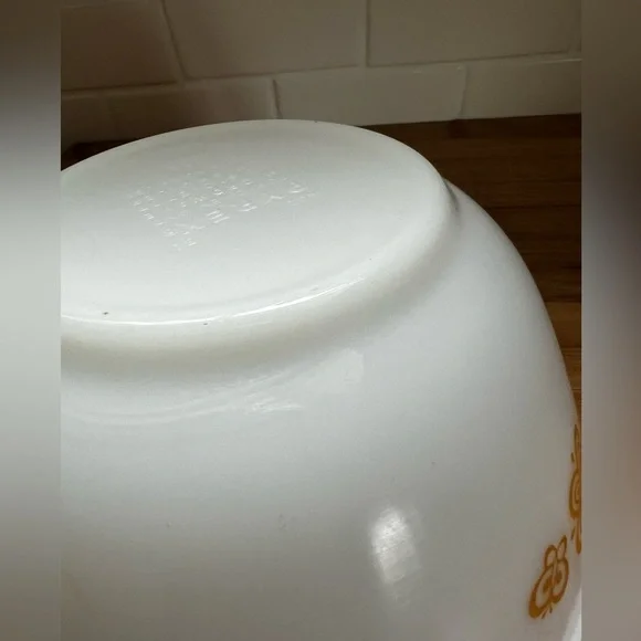 Vintage Pyrex Bowl - Picture 11 of 12